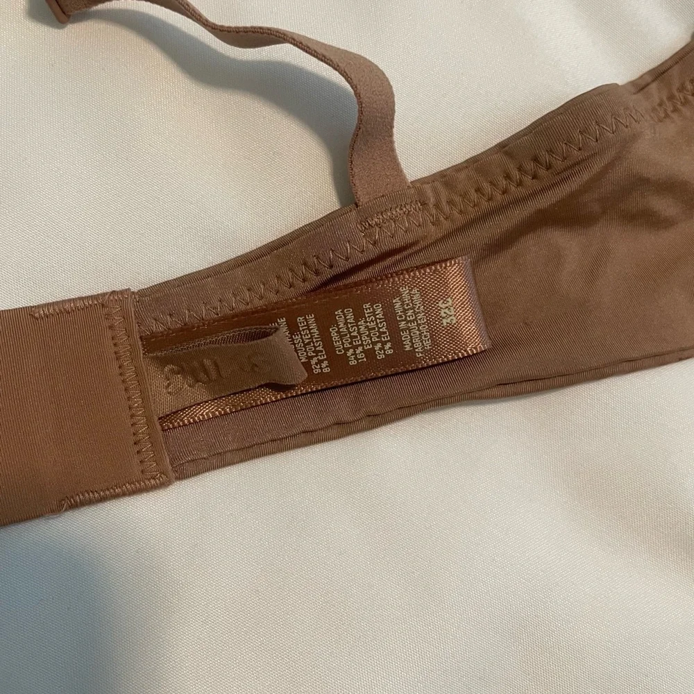 Skims Wireless Form Push-up Plunge Bra - Picture 3 of 3